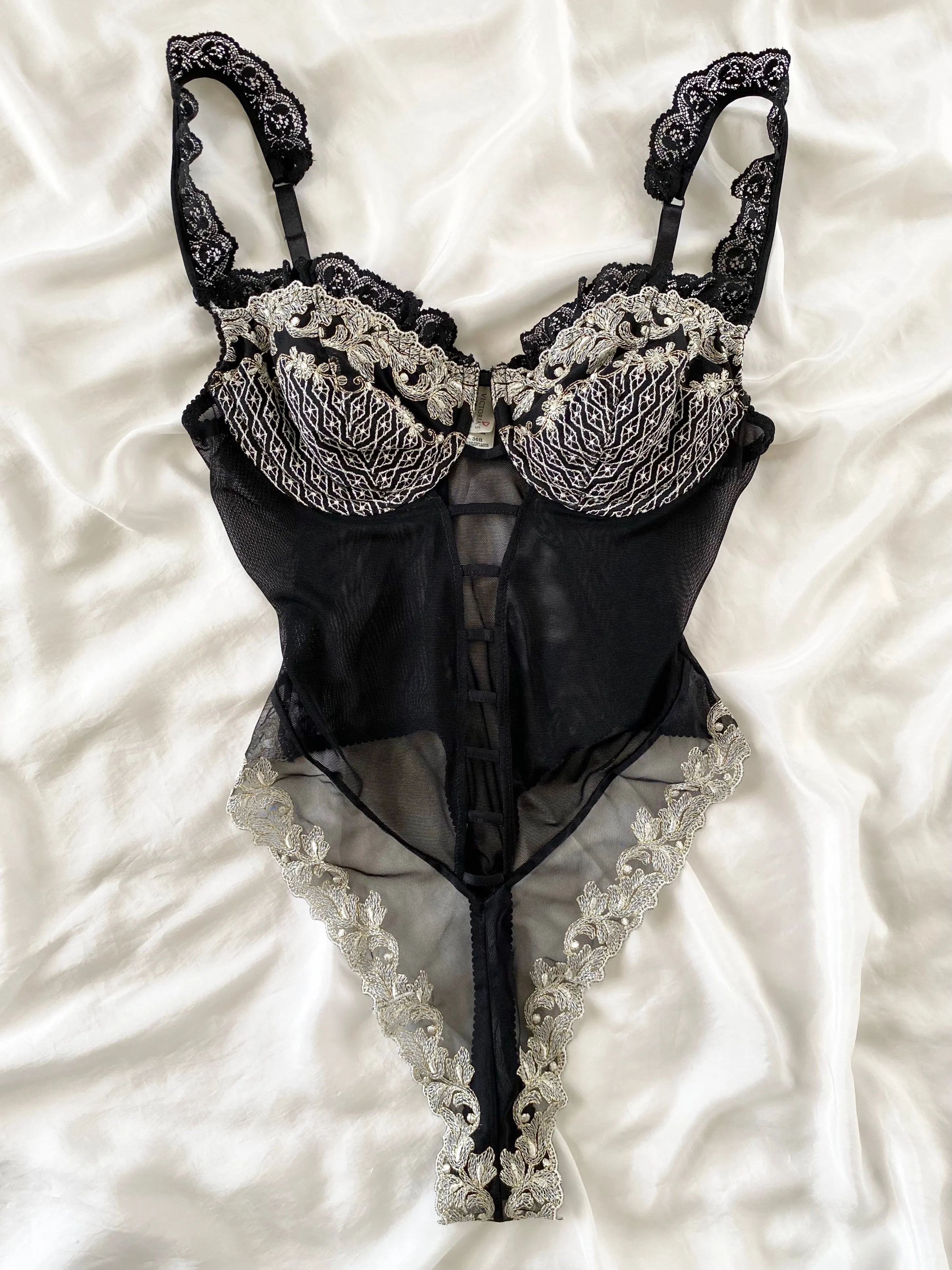 1997 Victoria's Secret Black & White Embroidered Teddy (38B)